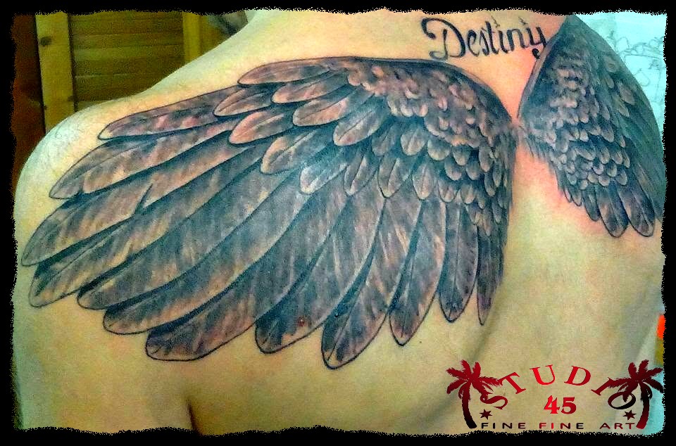Rücken Flügel Destiny Blackwork Tattoo Recklinghausen STUDIO 45